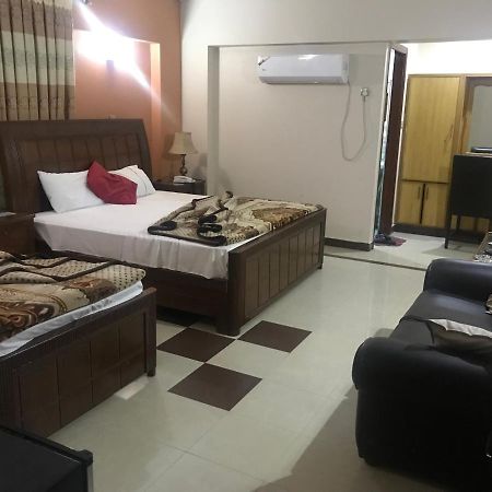 Mir Continental Hotel 穆扎法拉巴德 外观 照片