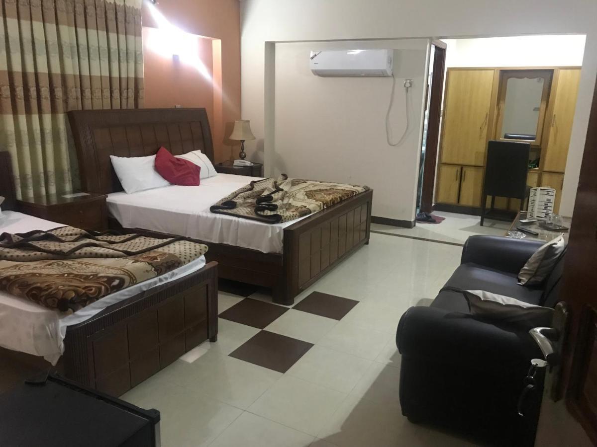 Mir Continental Hotel 穆扎法拉巴德 外观 照片