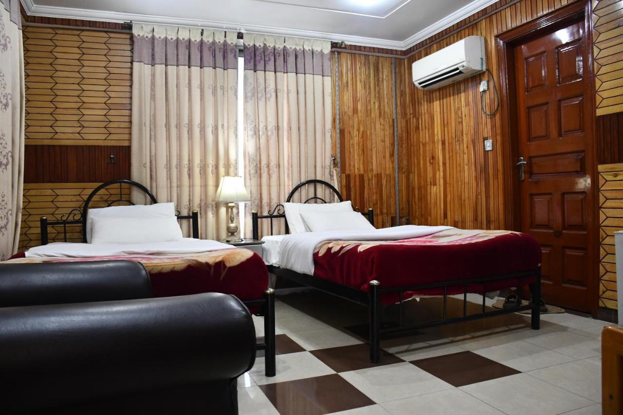 Mir Continental Hotel 穆扎法拉巴德 外观 照片