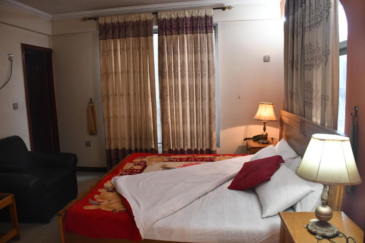 Mir Continental Hotel 穆扎法拉巴德 外观 照片