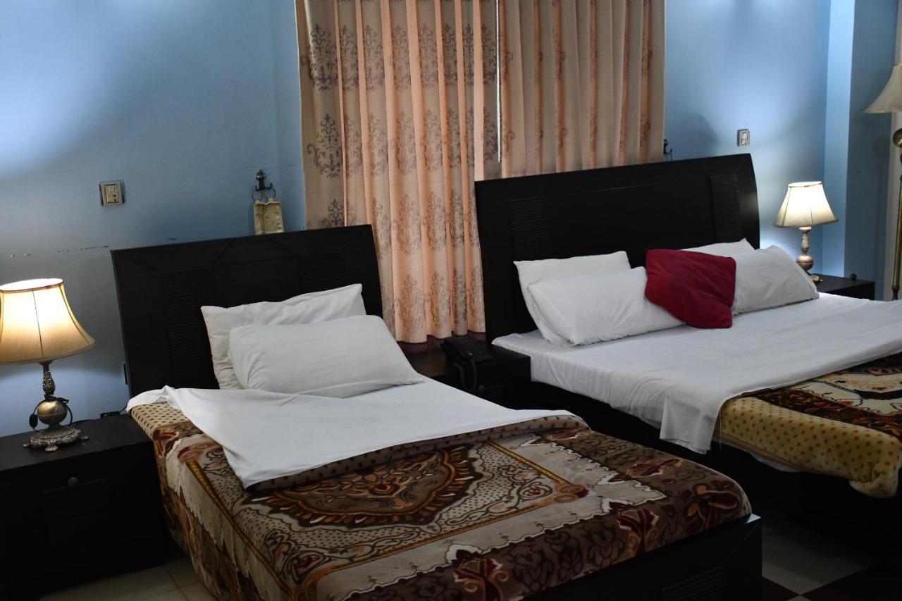 Mir Continental Hotel 穆扎法拉巴德 外观 照片