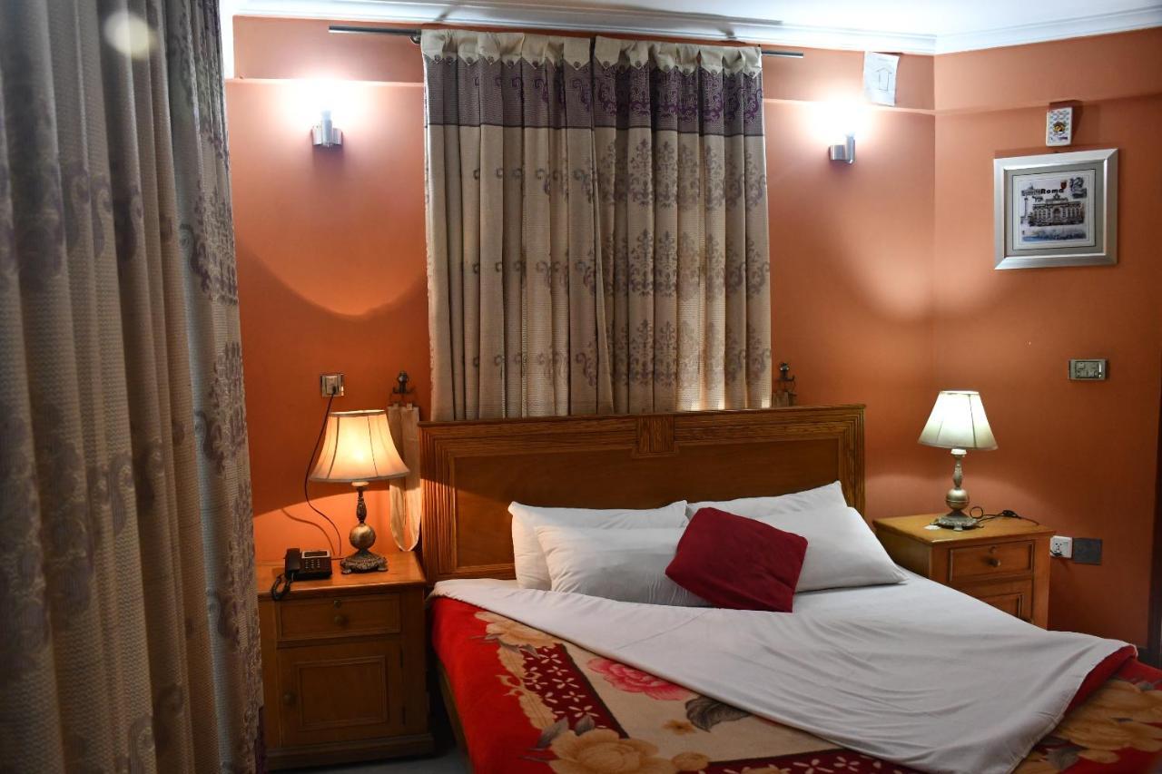 Mir Continental Hotel 穆扎法拉巴德 外观 照片